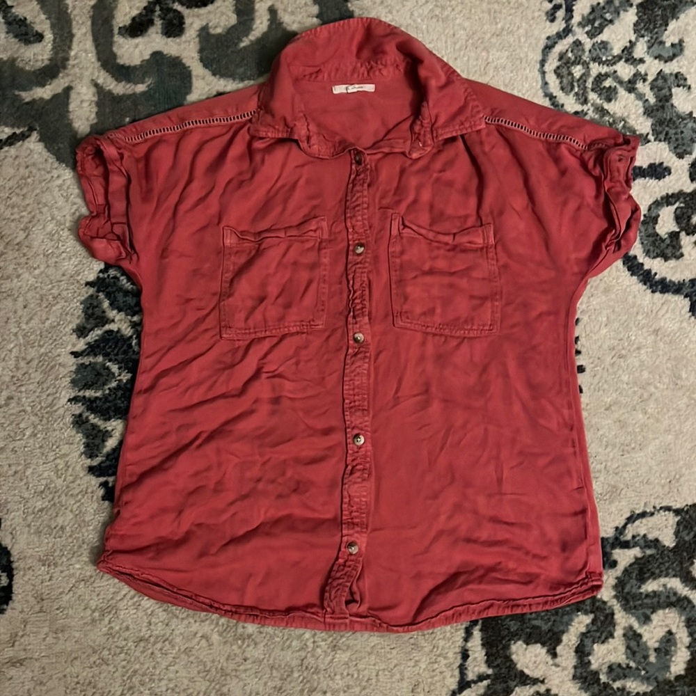 Maurice’s shirt